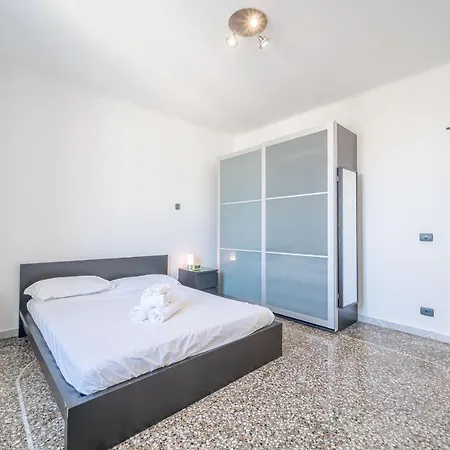 Borgoratti Cozy Flat With Balcony Genoa